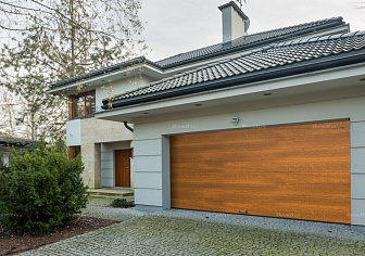 Секционные гаражные ворота Doorhan RSD01 BIW (2300х2000)